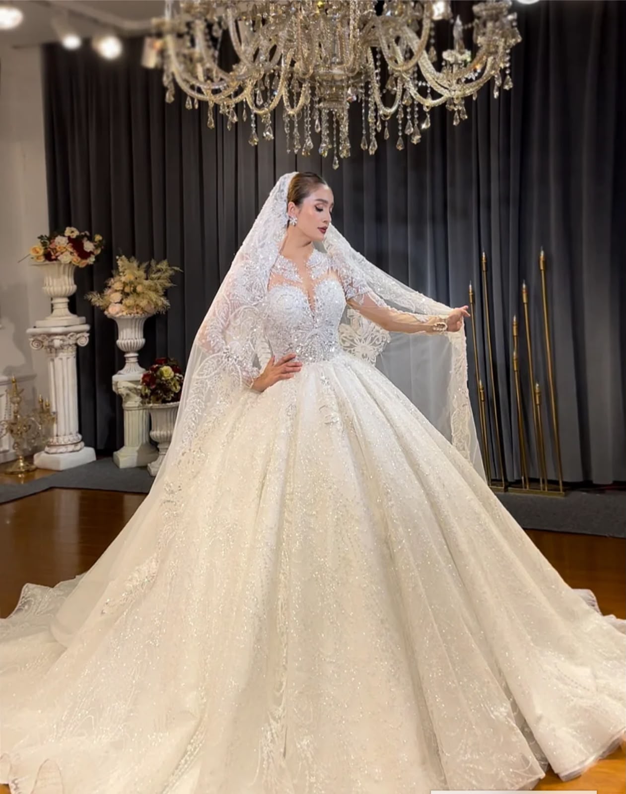 Ivory Lace Ball Gown — Detail